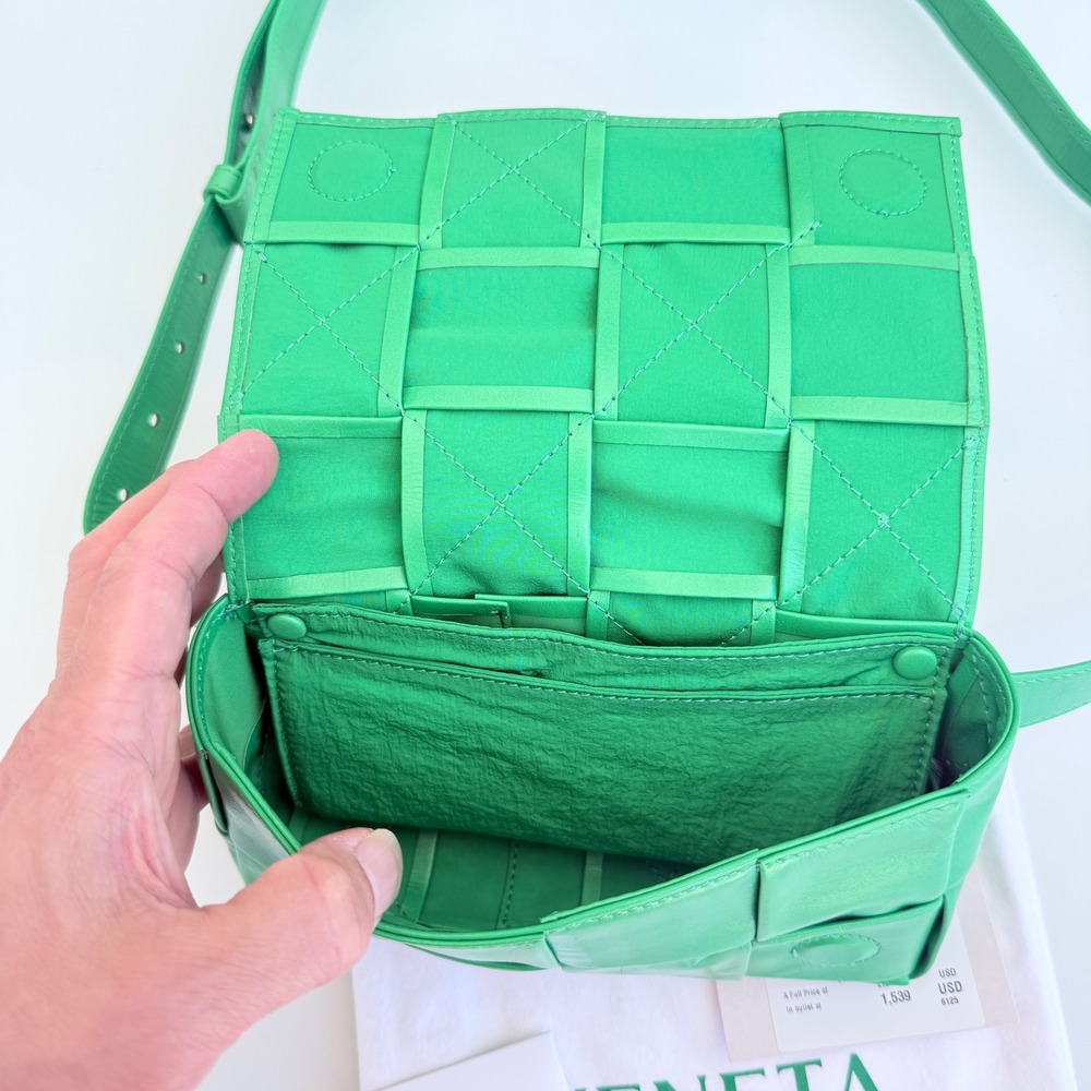Bottega Veneta Cassette Belt Bag Parakeet Green Maxi Intrecciato Leather 651053 - Picture 9 of 14